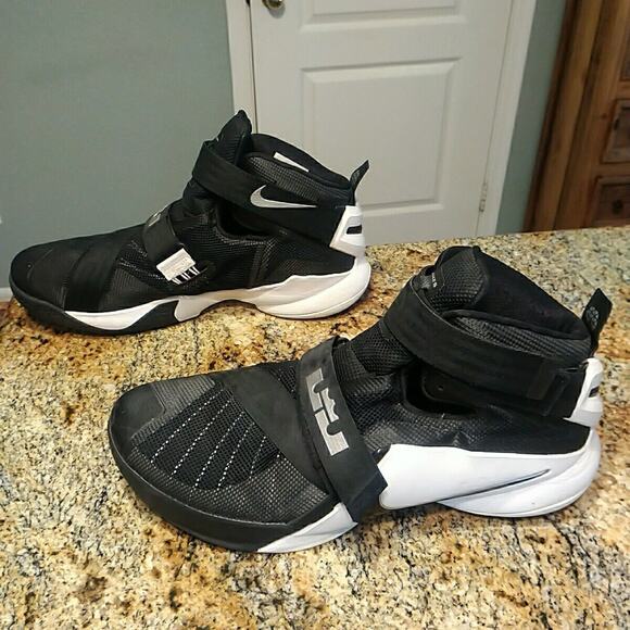 Rare Nike Lebron 2015 Soldier 9 Basketball Shoes Black & White Sz 16 813264-002 - Picture 3 of 12